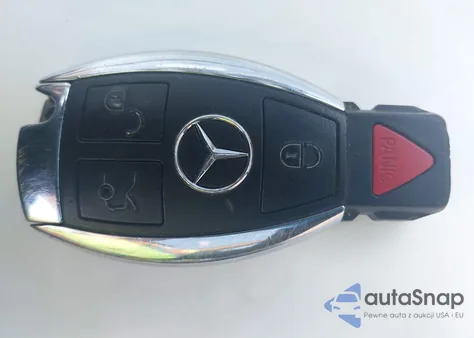 2017 Mercedes-Benz C 300 4Matic z USA, uszkodzony, nr VIN 55SWF4KB8HU207567